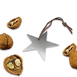 75 schiaccianoci a forma di stella in acciaio inox, con cinturino in pelle, 6,8 x 6,8 cm, in cellofan, ideale come ciondolo o piccolo regalo