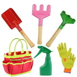 AGAKY Attrezzi da Giardinaggio per Bambini,Set Giardinaggio Attrezzi 7 Pezzi con Borsa,Include Annaffiatoio,Guanti da Giardinaggio,Rastrello,Pala,Utensili da Giardino per Bambini per Giardino/Spiaggia