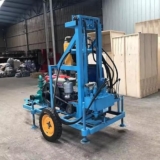 Impianto di perforazione idraulica portatile per pozzi d’acqua – Attrezzatura di perforazione cingolata leggera e versatile per un’efficiente installazione di pozzi d’acqua in aree remote