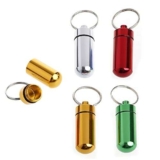 KARELLS 4 Mini Porta Pillole in Alluminio Rosso/Verde/Oro/Bianco – Portapillole Portachiavi – Capsula – 5,2×1,4cm – Scatolina Porta Medicinali da Viaggio in Salute e Cura Della Persona per All’aperto