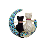 Simpatico Gattino Luna Spilla con Strass per Donne Ragazze Delicato Cristallo Multicolore Gatto Animale Domestico Spille a mezzaluna Spille da Bavero Lusso Compleanno Gioielli di Natale Regali